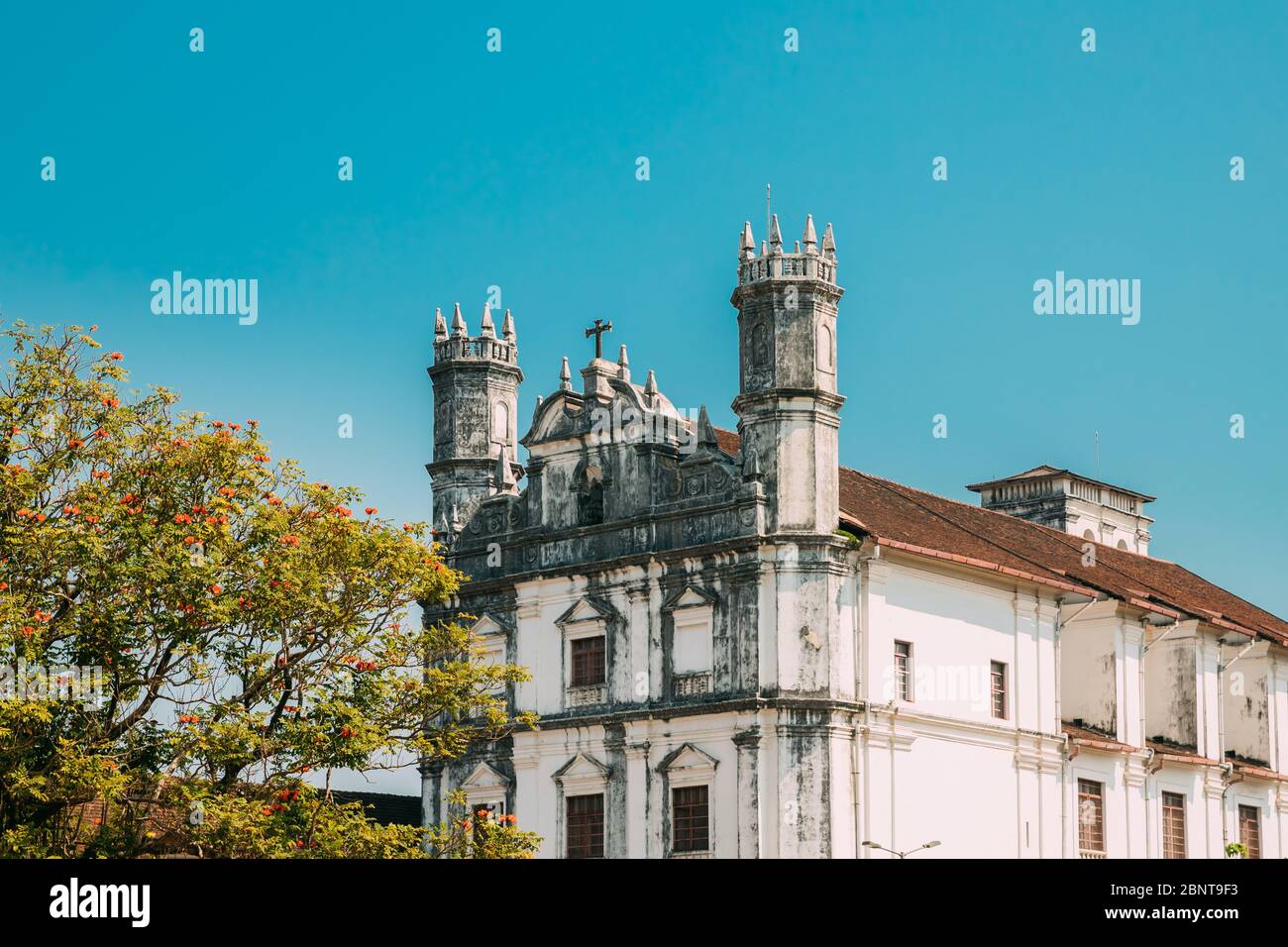 Old Goa, Inde. Église catholique de Saint François d'Assise en Sunny Day. Gros plan des murs. Banque D'Images