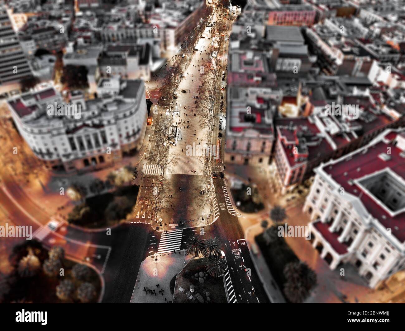 Bâtiment de commandement naval de Barcelone et vue aérienne des Ramblas Barcelone Catalogne Espagne. La Rambla est une rue dans le centre de Barcelone. Une rodéo bordée d'arbres Banque D'Images