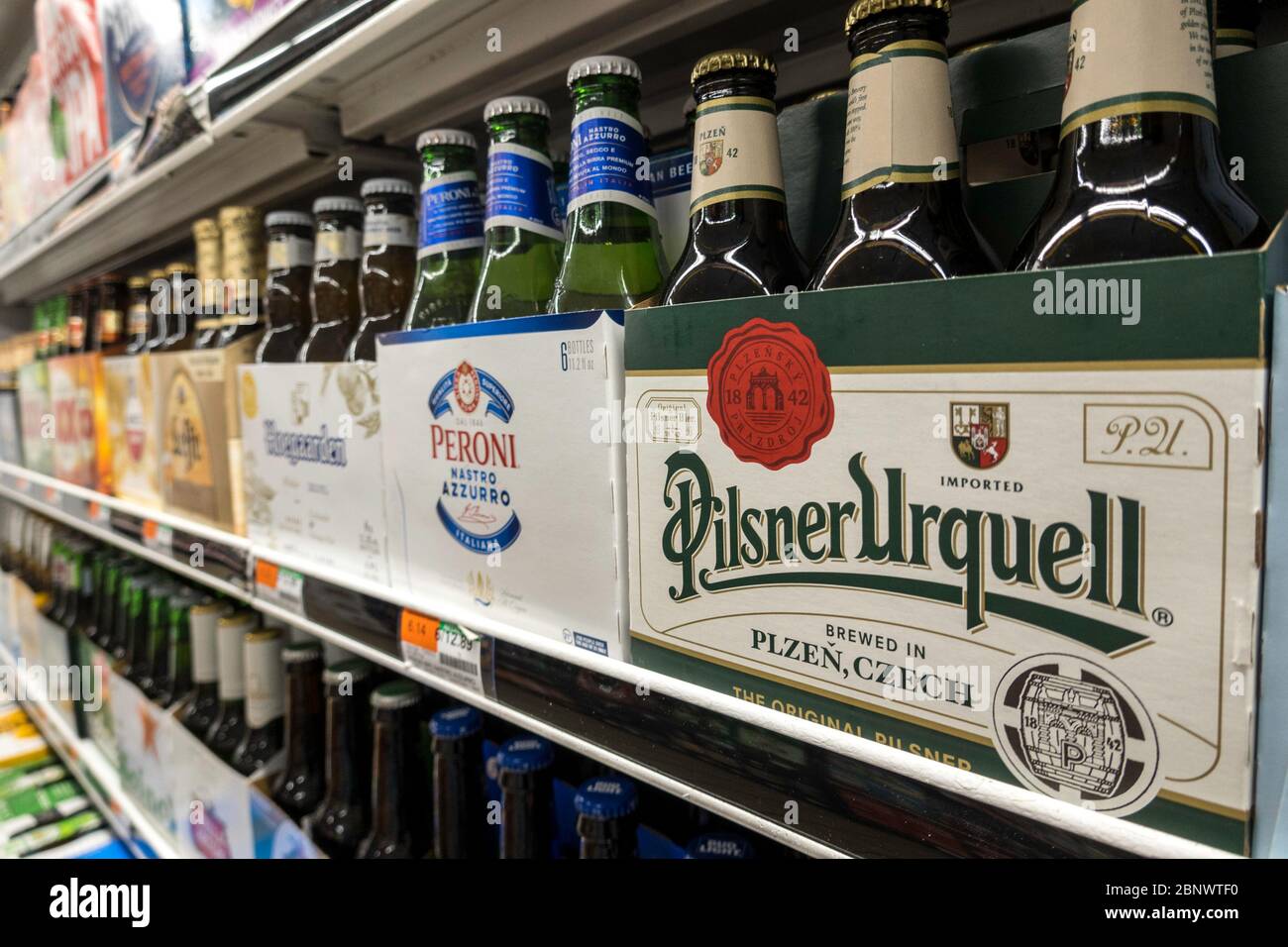 Beer Cooler , épicerie, NYC, Etats-Unis Banque D'Images