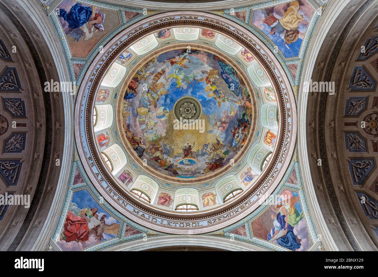 Plafond Cathédrale Basilique également appelé Eger Cathédrale à Eger, Hongrie Banque D'Images