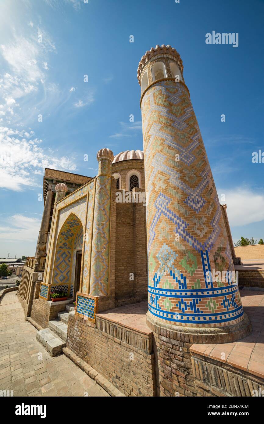 Mosquée Hazrat-Hizr, la plus belle mosquée de Samarkand, en Ouzbékistan, avec un intérieur en dôme fin et des vues sur Bibi-Khanym, Shah-i-Zinda et Afrosiab Banque D'Images