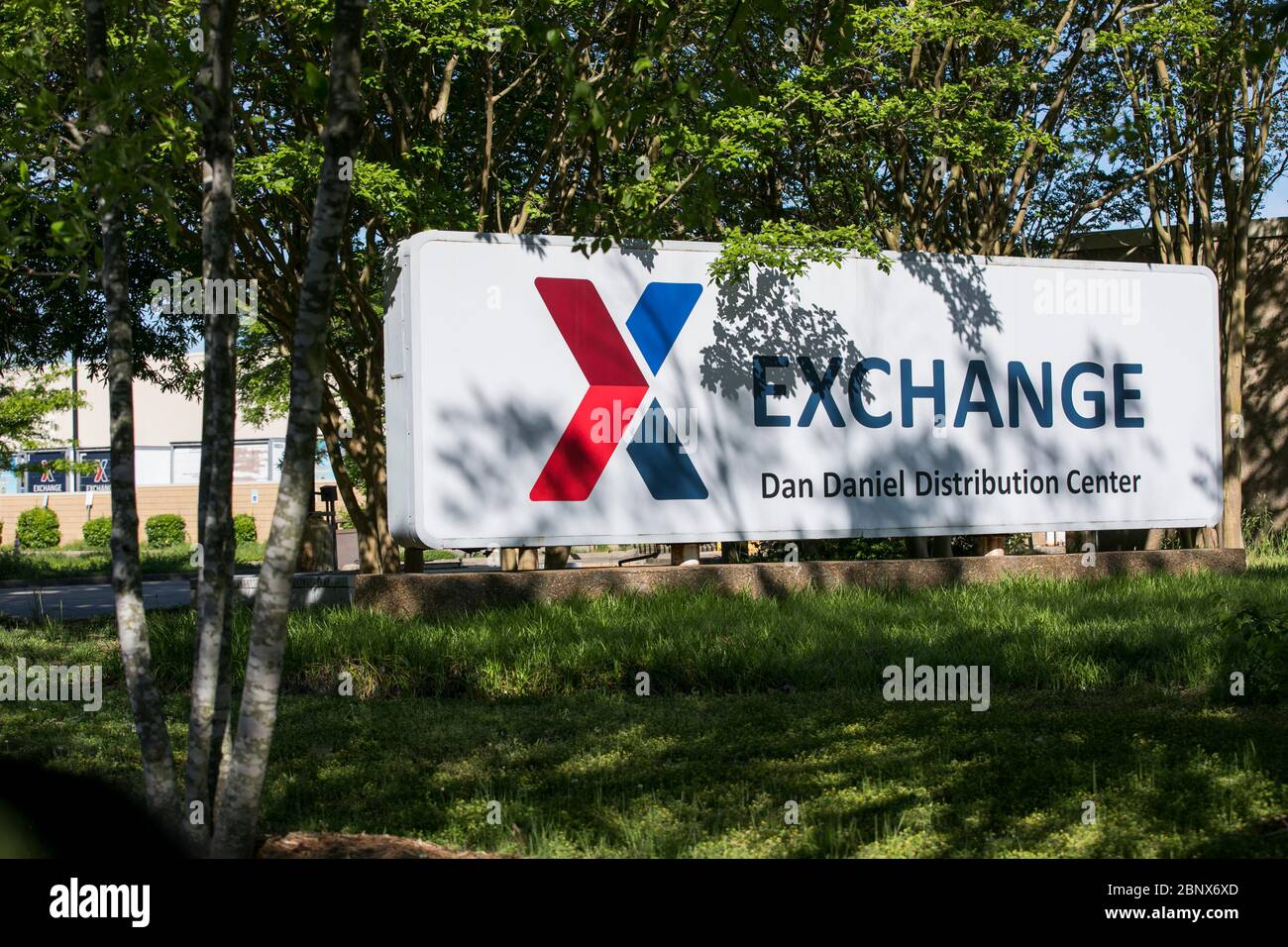 Un logo à l'extérieur d'une installation occupée par le service d'échange de l'Armée de terre et de l'Armée de l'Air à Newport News, en Virginie, le 2 mai 2020. Banque D'Images