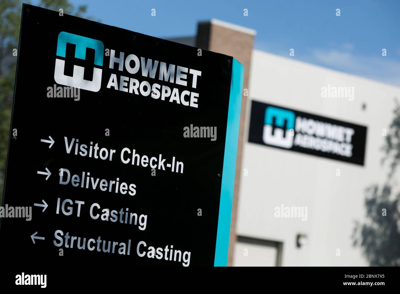 Un logo à l'extérieur d'une installation occupée par Howmet Aerospace à Hampton, en Virginie, le 2 mai 2020. Banque D'Images