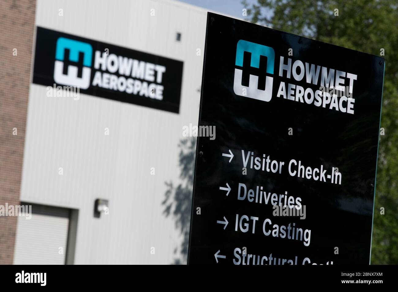 Un logo à l'extérieur d'une installation occupée par Howmet Aerospace à Hampton, en Virginie, le 2 mai 2020. Banque D'Images