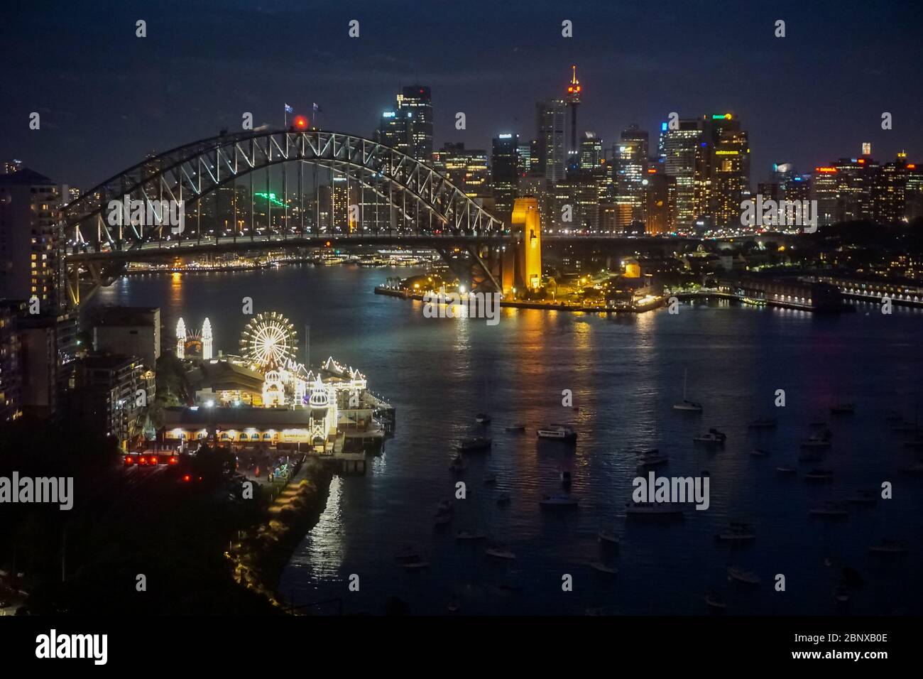 Pont du port de sydney la nuit vu de la baie de Lavender Banque D'Images