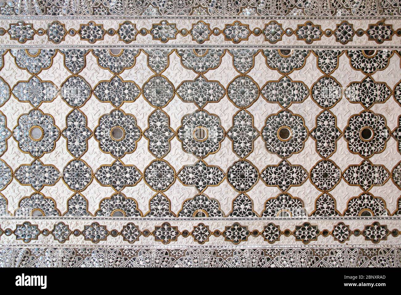 Hall des miroirs (Sheesh Mahal) à fort Amber près de Jaipur (Rajasthan, Inde) Banque D'Images Hall des miroirs (Sheesh Mahal) à fort Amber près de Jaipur (Rajasthan, Inde) Banque D'Images