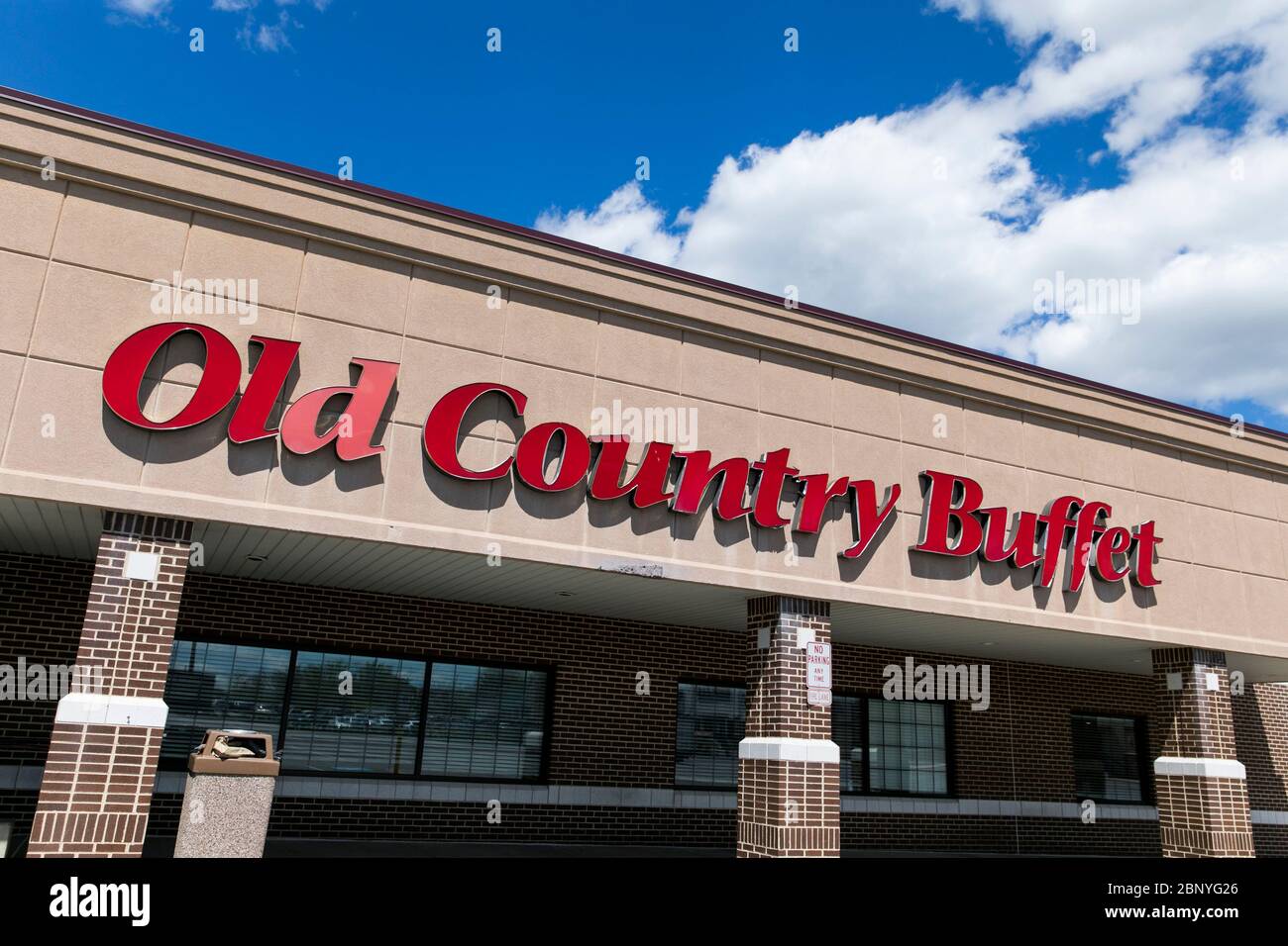 Un logo à l'extérieur d'un restaurant Old Country buffet situé à Harrisburg, Pennsylvanie, le 4 mai 2020. Banque D'Images