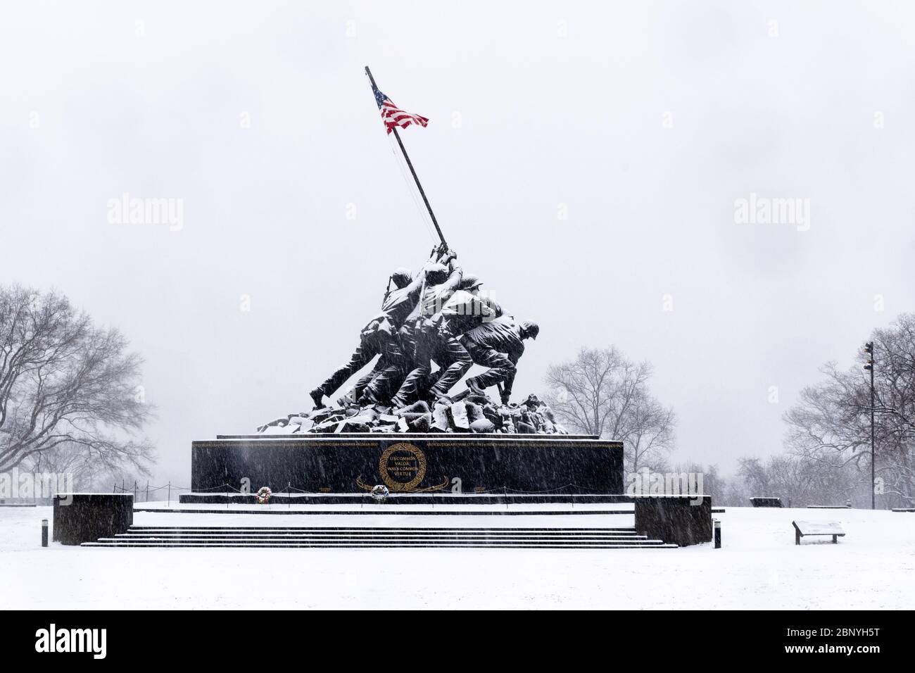 Mémorial Iwo Jima à Arlington, va Side Shot dans une tempête de neige large Banque D'Images