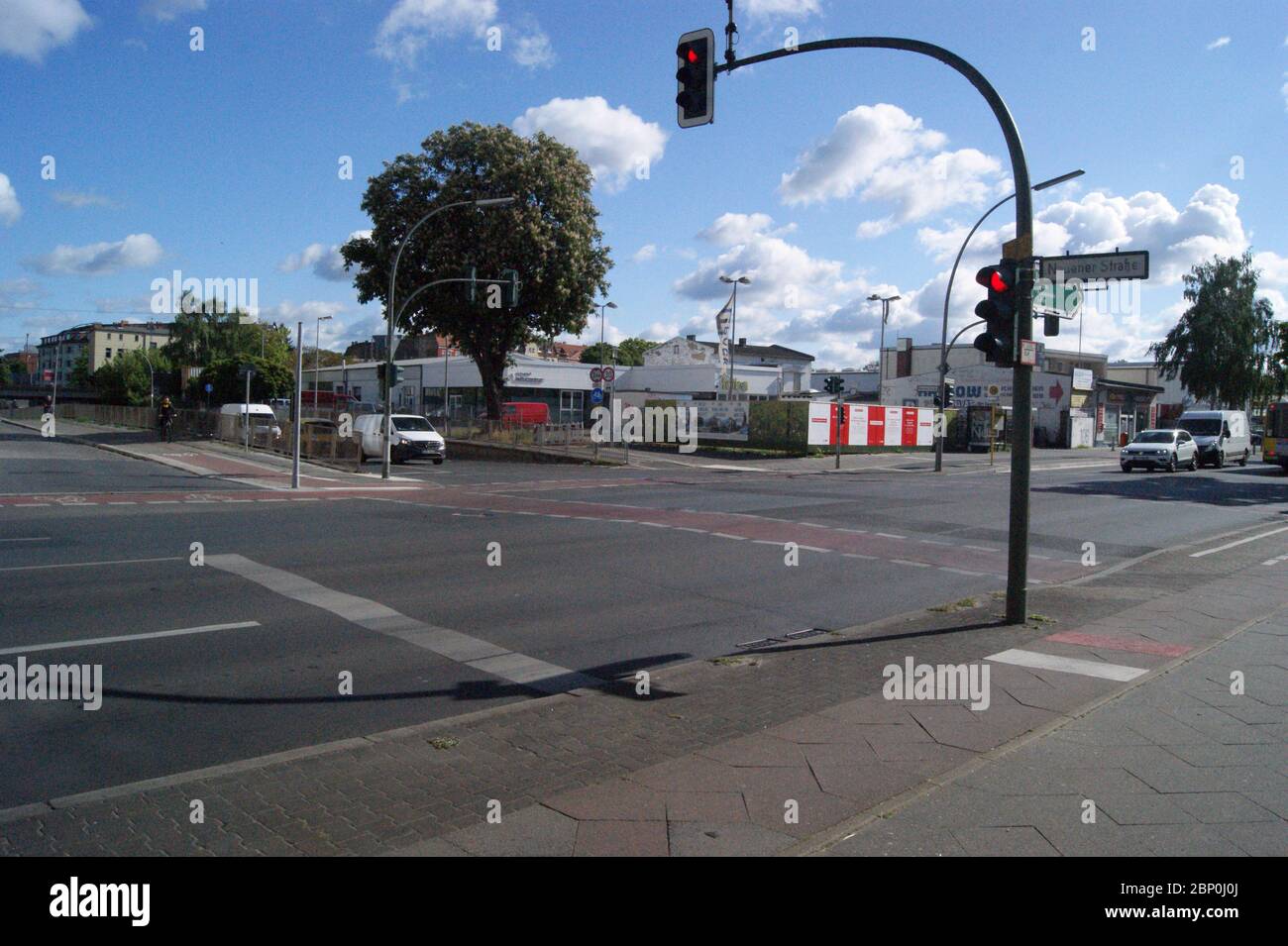 Die Strößenkreuzung Brunsbütteler Damm Ecke Nauener Straße à Berlin-Spandau. Banque D'Images