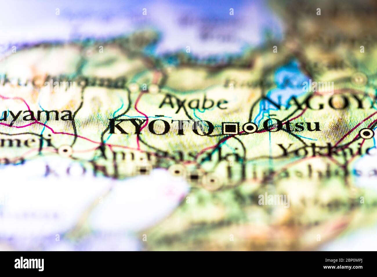 Faible profondeur de champ accent sur la carte géographique de la ville de Kyoto dans l'île de Honshu Japon Asie continent sur atlas Banque D'Images