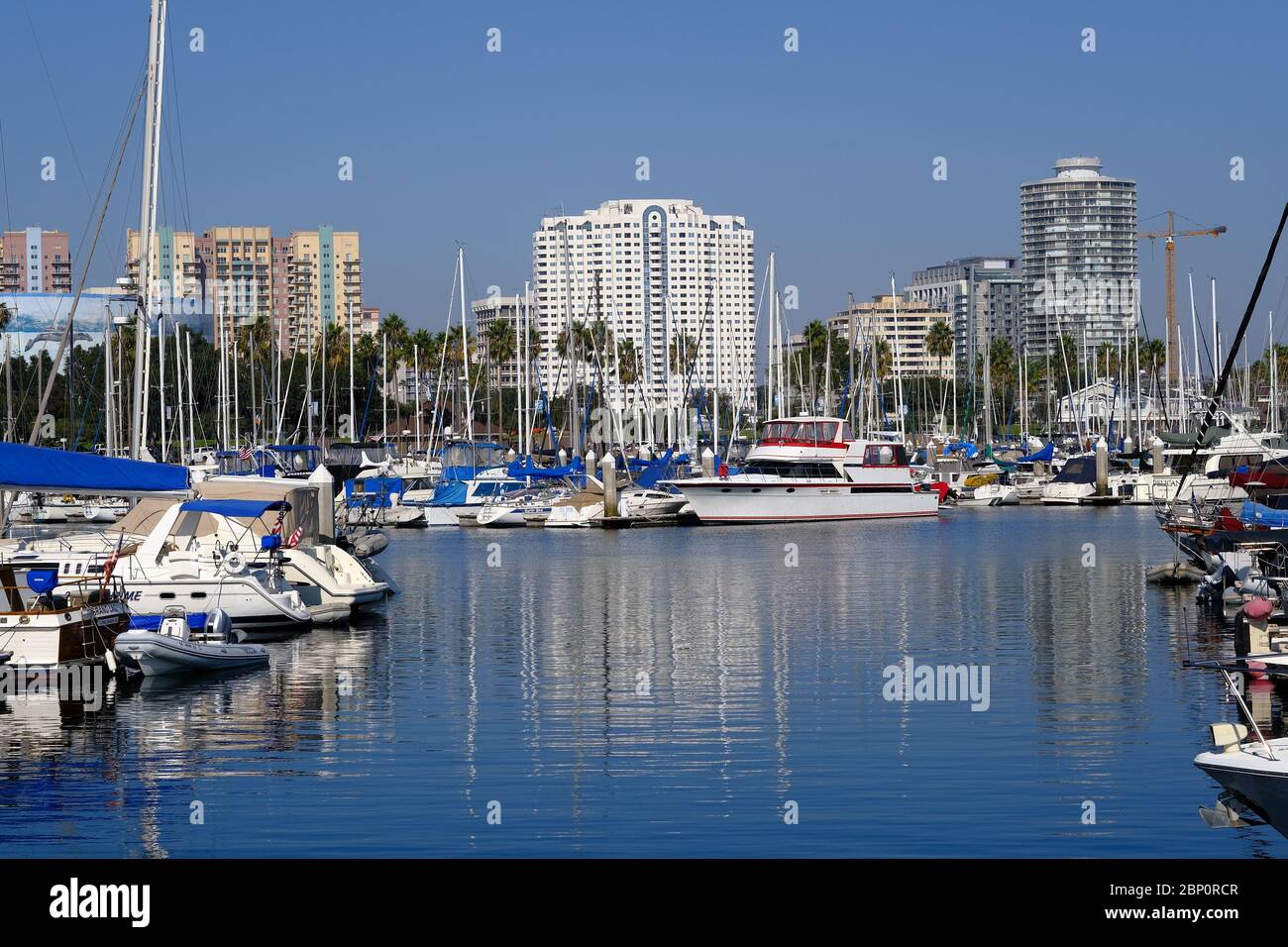 Marina avec long Beach en arrière-plan Banque D'Images