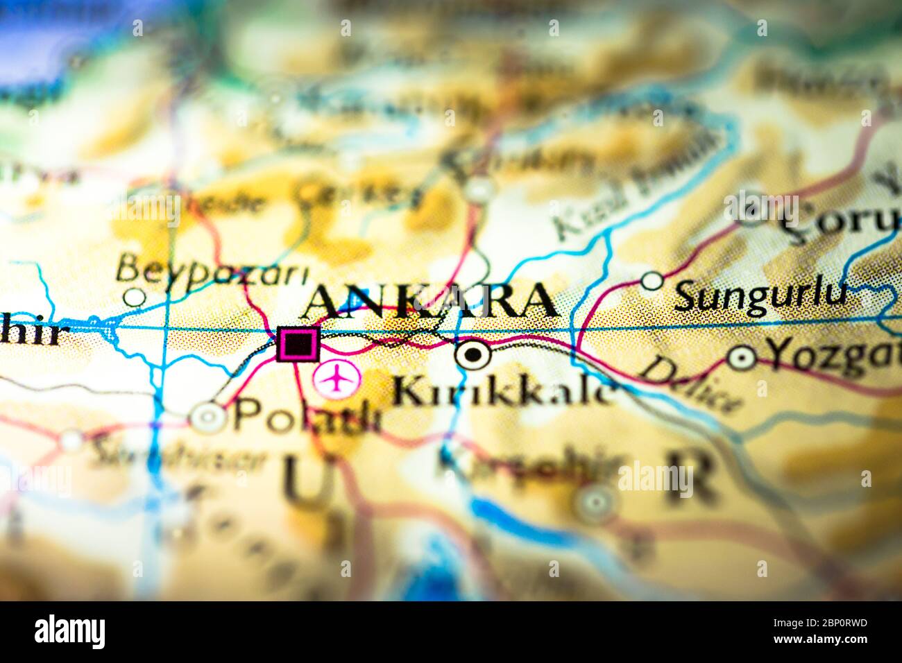 Faible profondeur de champ accent sur la carte géographique emplacement d'Ankara Ancyra Angora Turquie continent Asie sur atlas Banque D'Images