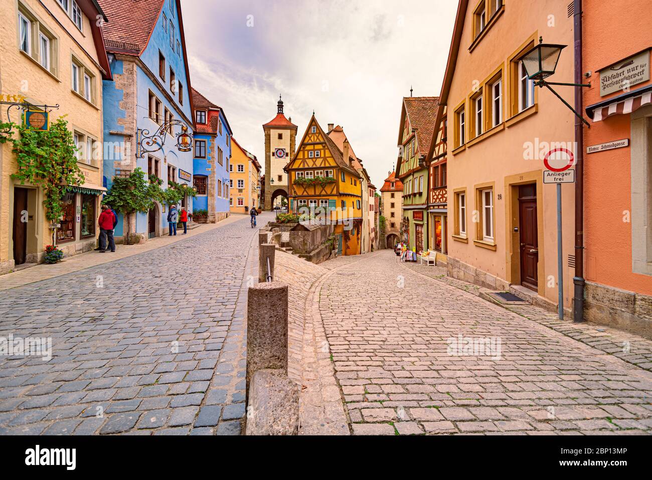 Rothenburg OB Der Tauber, Allemagne - 24 SEPTEMBRE 2014 : vue sur la rue de la vieille ville avec l'architecture traditionnelle de Rothenburg OB Der Tauber, Bavière, GE Banque D'Images