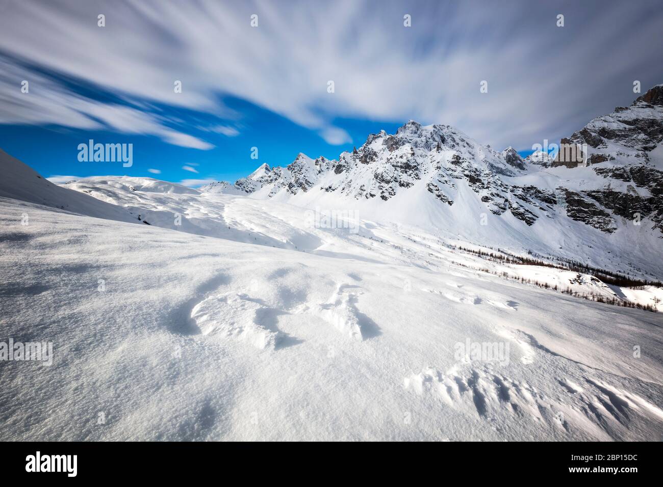 Route d'hiver vers Lago Nero, Parco Naturale dell'Alpe Veglia e dell'Alpe Devero, Verbano Cusio Ossola, Piémont, Italie, Europe du Sud Banque D'Images