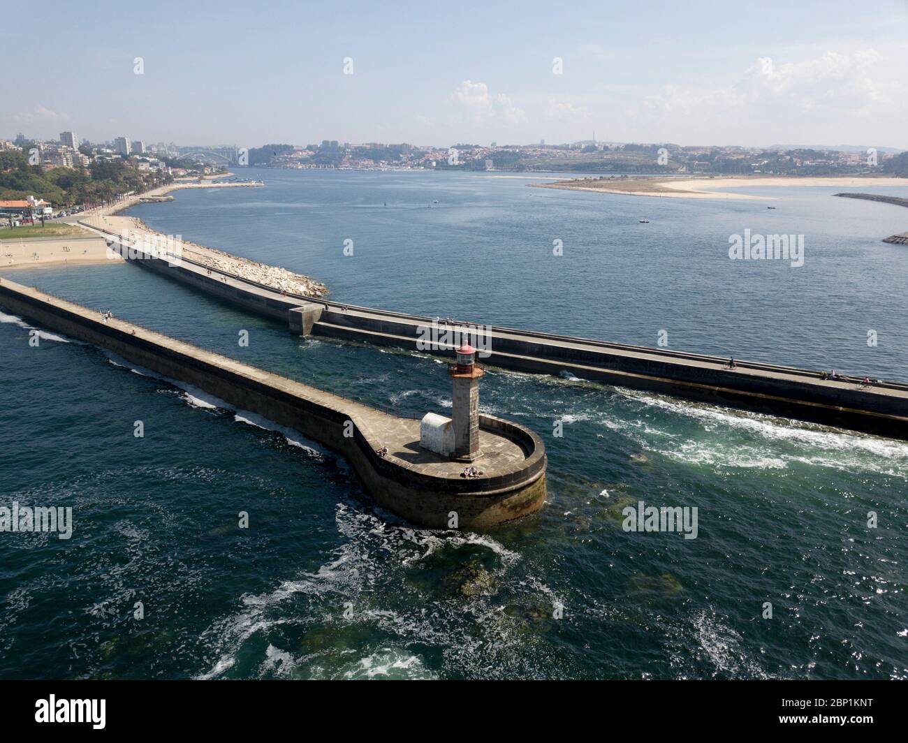 FELGUEIRAS Phare dans la mer près de Porto au Portugal Banque D'Images