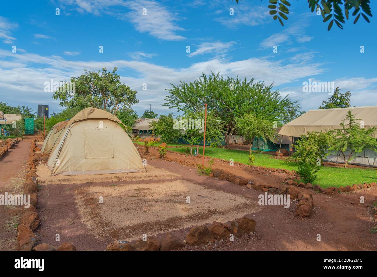 Un camping dans un parc de Tansania pendant un safari Banque D'Images