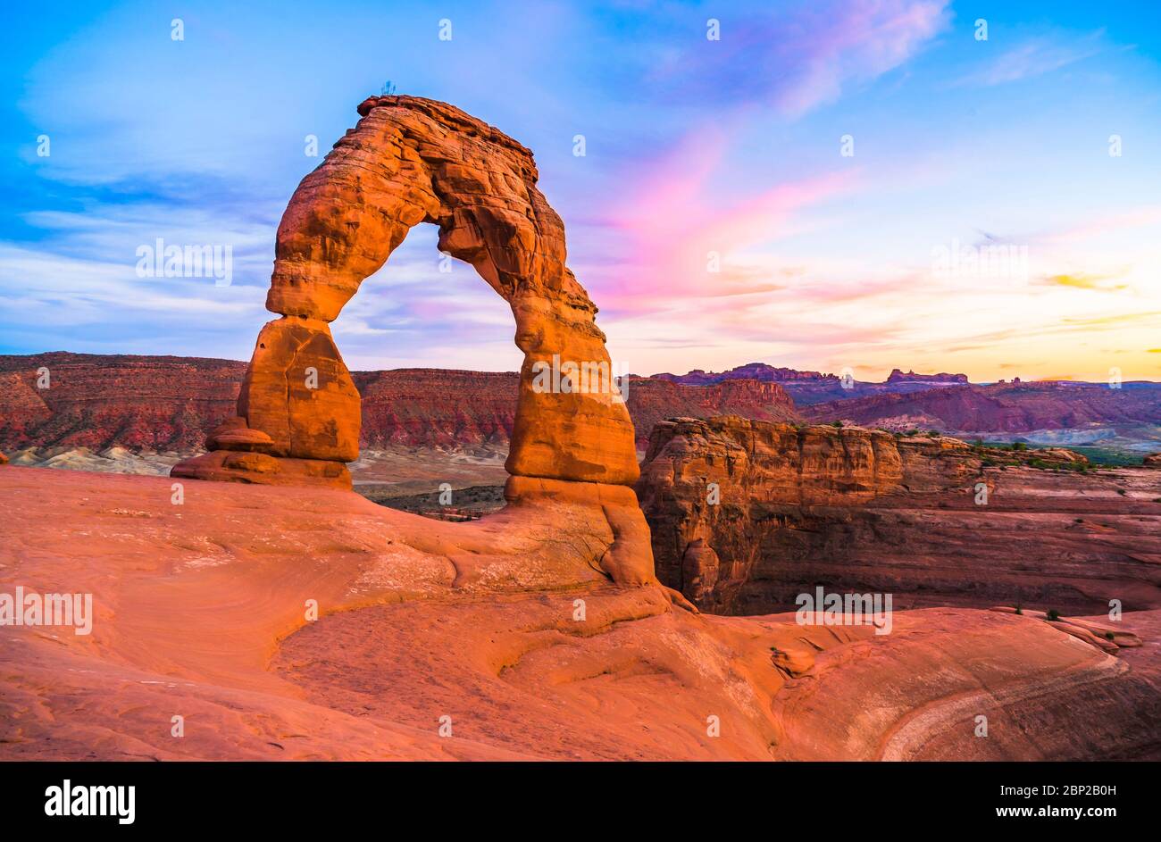 Arche délicate au coucher du soleil, parc national Arches, Moab, Utah, états-unis. Banque D'Images