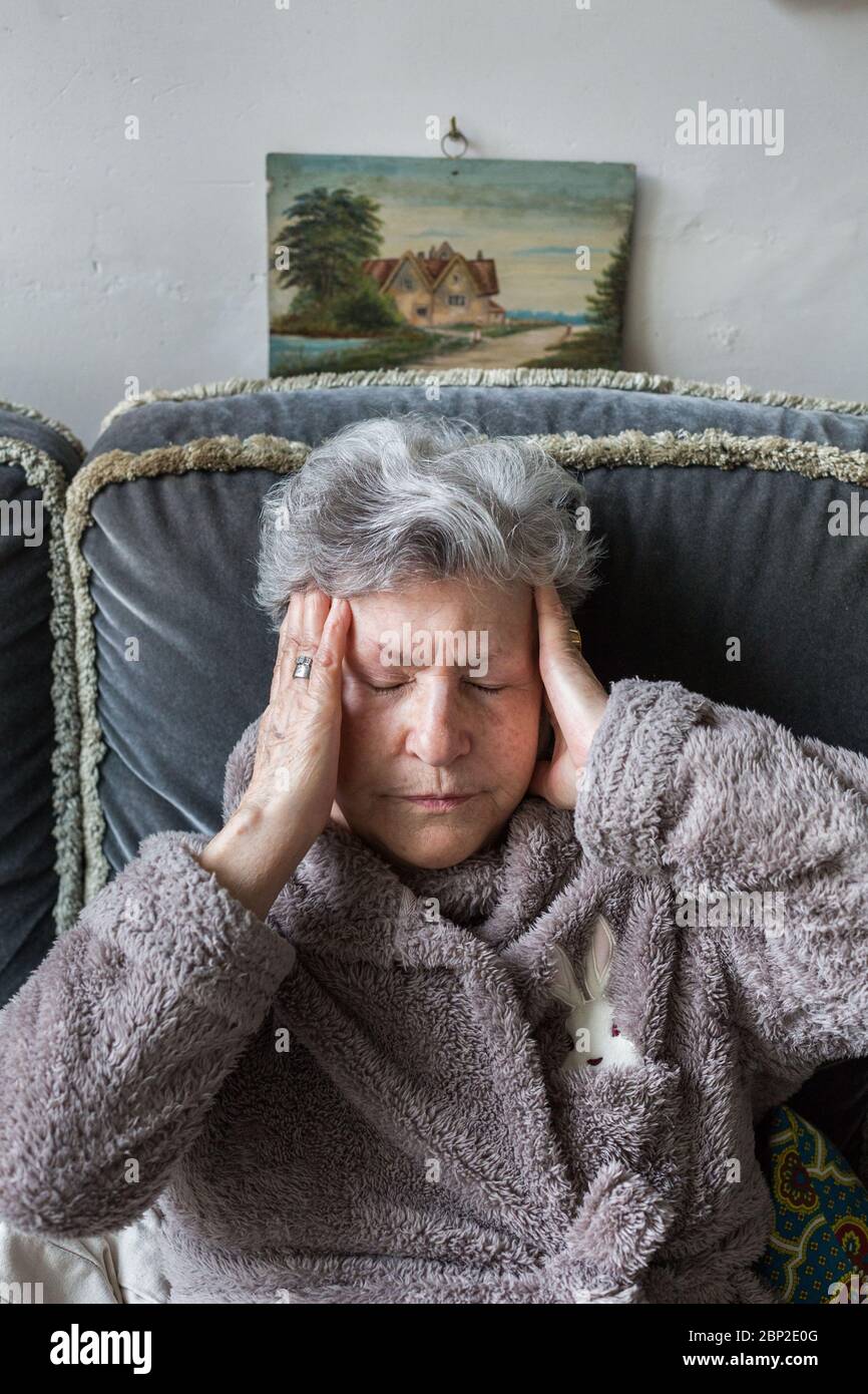 Femme souffrant de maux de tête Banque D'Images