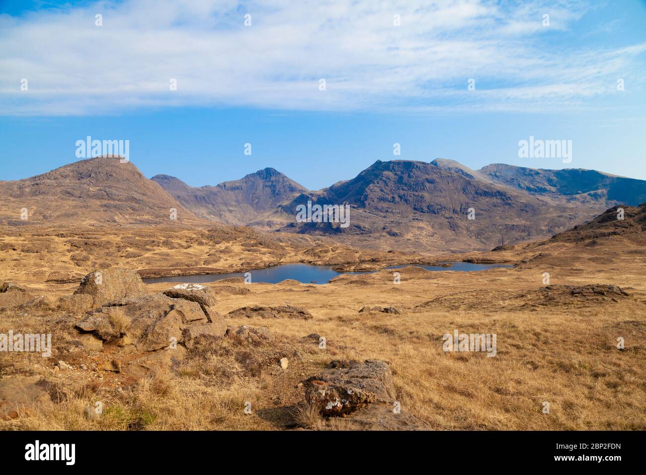 En regardant vers le sud-est jusqu'au Rum Cuillin de la piste à Harris Bay, Rum, Écosse Banque D'Images