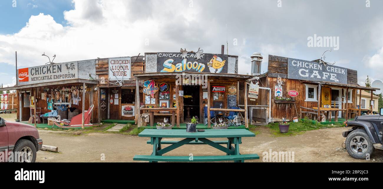 Boutique de souvenirs, saloon et café dans le beau centre-ville de Chicken, Alaska est une attraction unique en bord de route appartenant à Susan Wiren. Banque D'Images