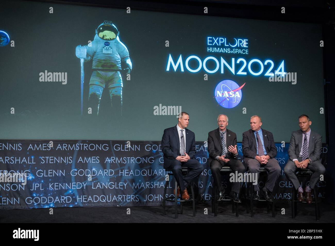 Le 14 mai 2019, l'administrateur de la NASA Jim Bridenstine, avec d'autres dirigeants de la NASA, a tenu une Assemblée publique au siège de la NASA à Washington, DC. Ils ont discuté de l'amendement au budget de l'exercice 2020 soutenant les plans de la NASA de renvoyer les astronautes sur la Lune d'ici 2024. Banque D'Images