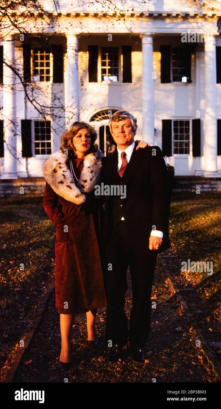 Phyllis et John y Brown, gouverneur du Kentucky, chez eux à