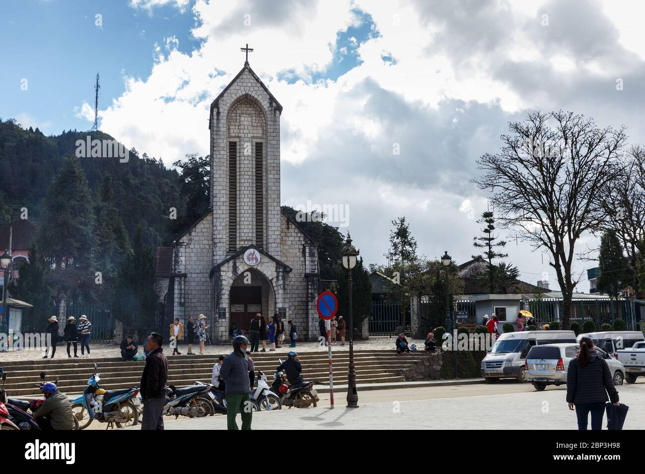Sa Pa, Vietnam - 20 novembre 2018 : l'église catholique de sa Pa, construite en pierre en 1930. Banque D'Images