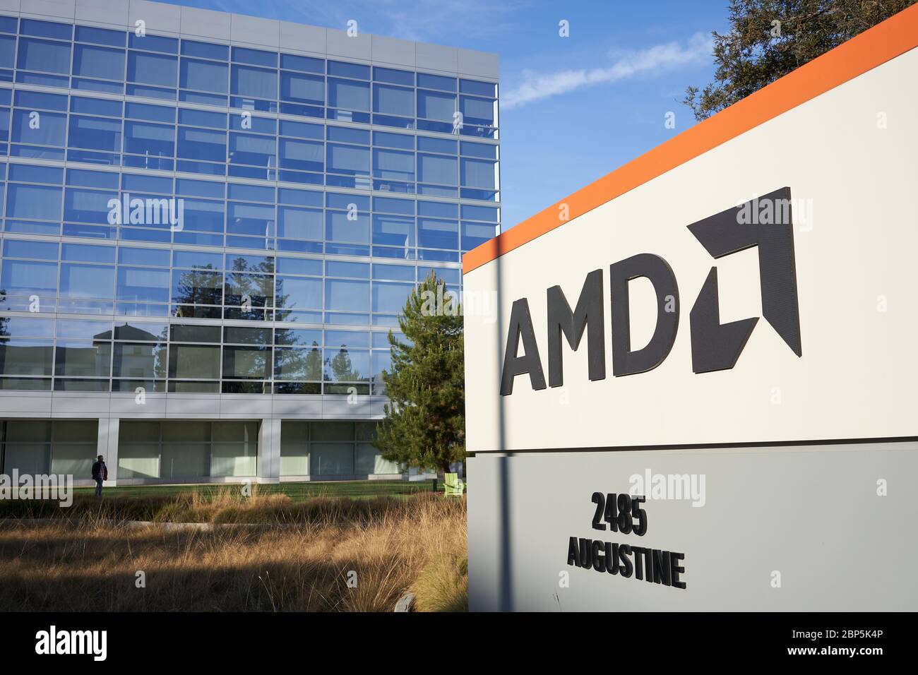 Siège social d'Advanced micro Devices, Inc. À Santa Clara, Californie. AMD développe des processeurs informatiques et des technologies connexes. Banque D'Images