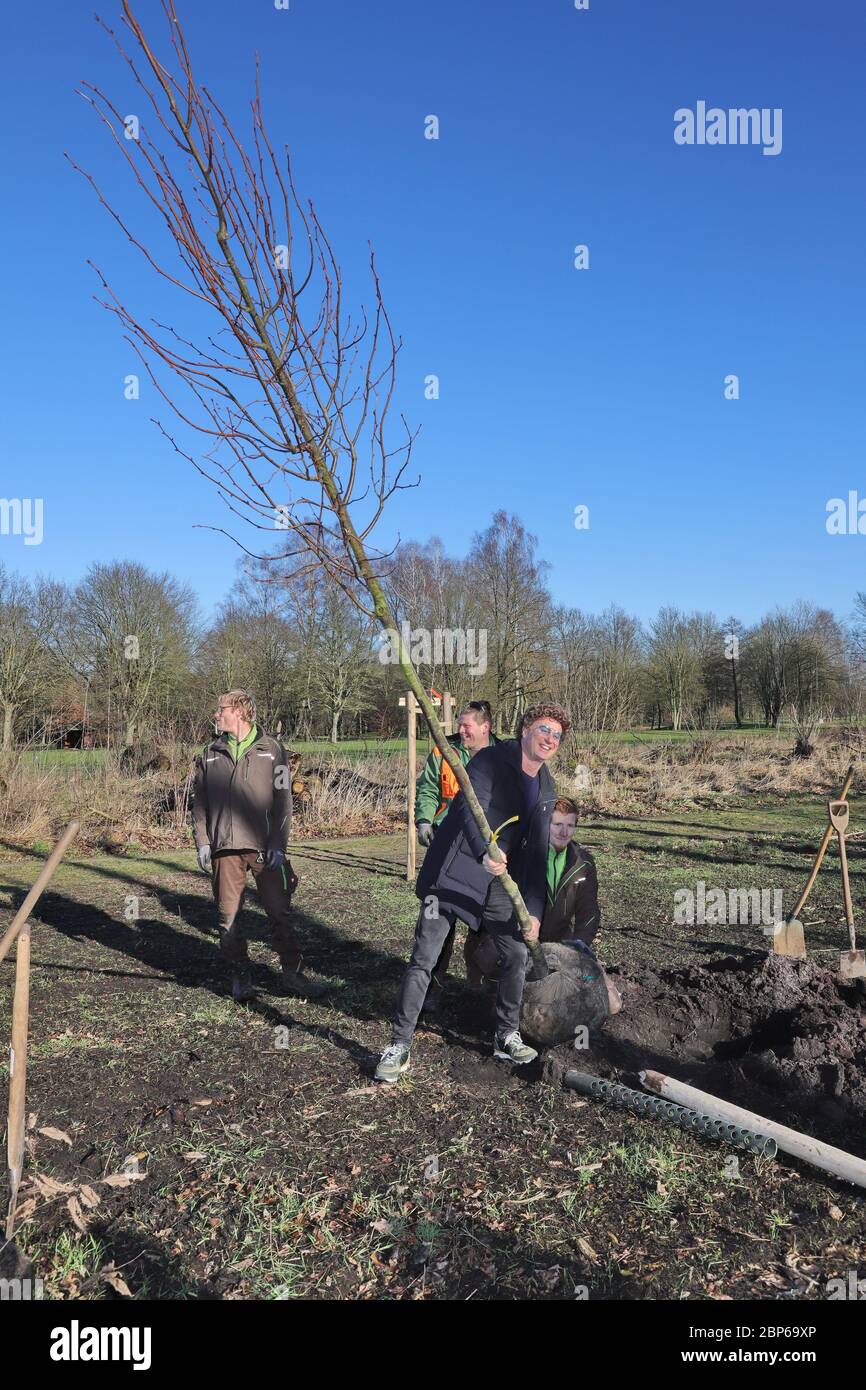 Atze Schroeder, comédien Atze Schroeder pflanzt im Fame Forest eine Linde. Hambourg, 05.02.2020 Banque D'Images