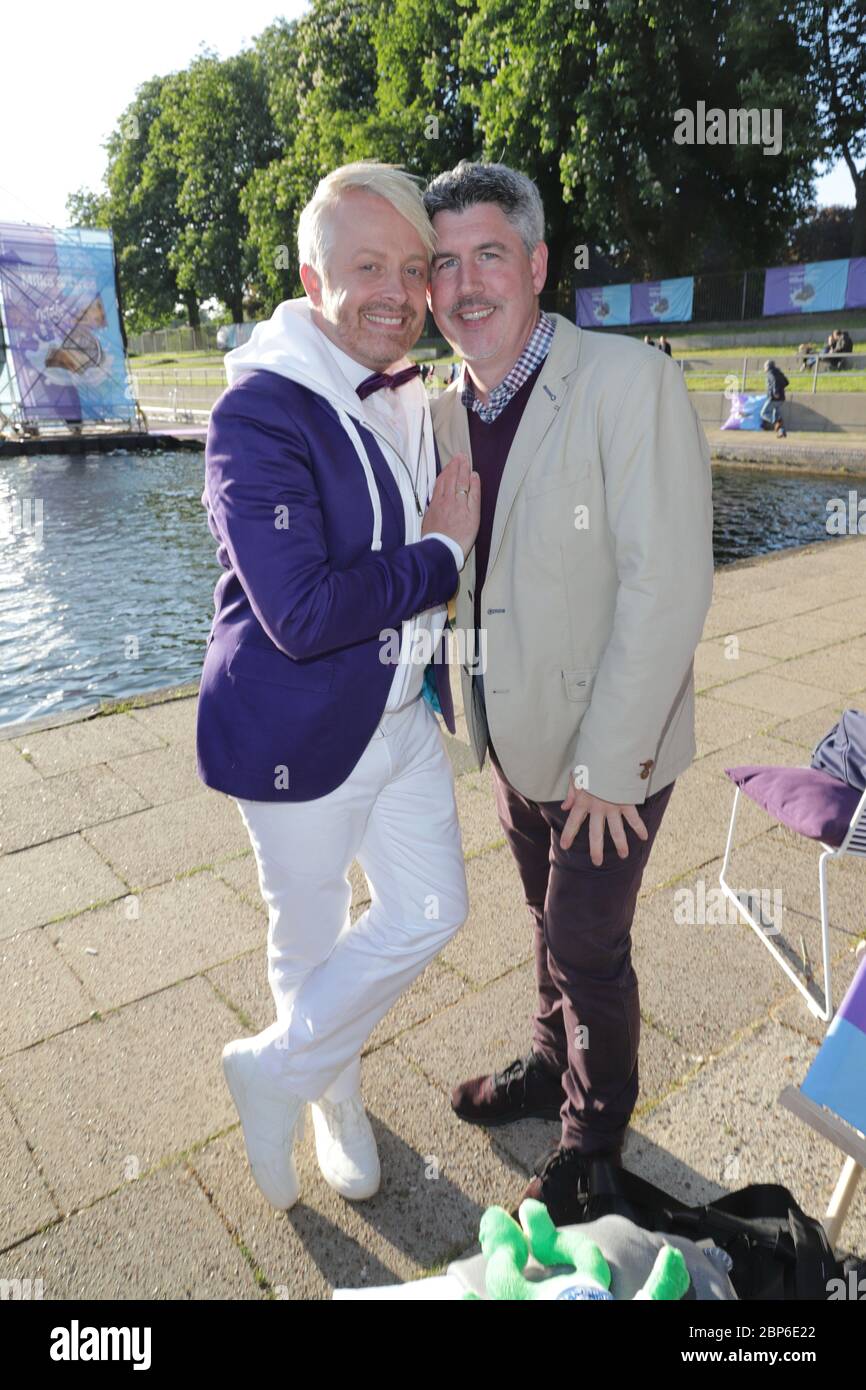 Ross Antony und Partner Paul Reeves, Milka Charity Blobbing-Event am Stadtparksee, Hambourg, 22.05.2019 Banque D'Images
