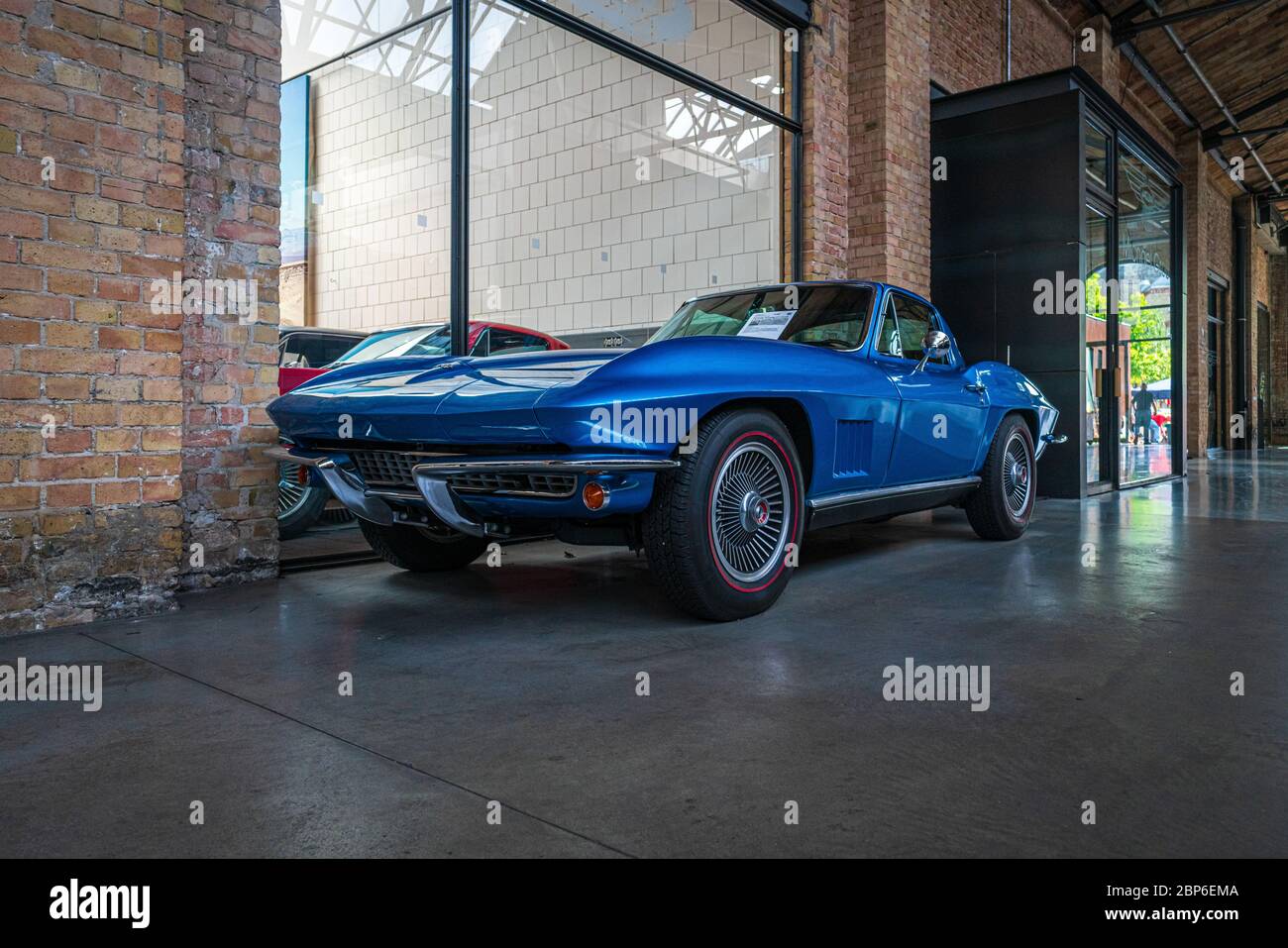 BERLIN - 11 MAI 2019 : voiture de sport Chevrolet Corvette Sting Ray (C2). 32ème Journée Oldtimer Berlin-brandebourg. Banque D'Images
