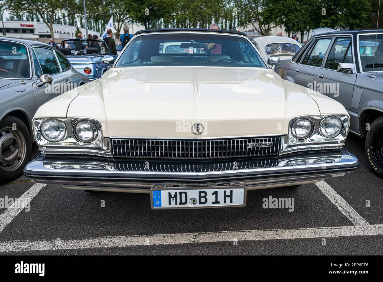BERLIN - 11 MAI 2019 : voiture de taille moyenne Buick Skylark, 1972. 32ème Journée Oldtimer Berlin-brandebourg. Banque D'Images