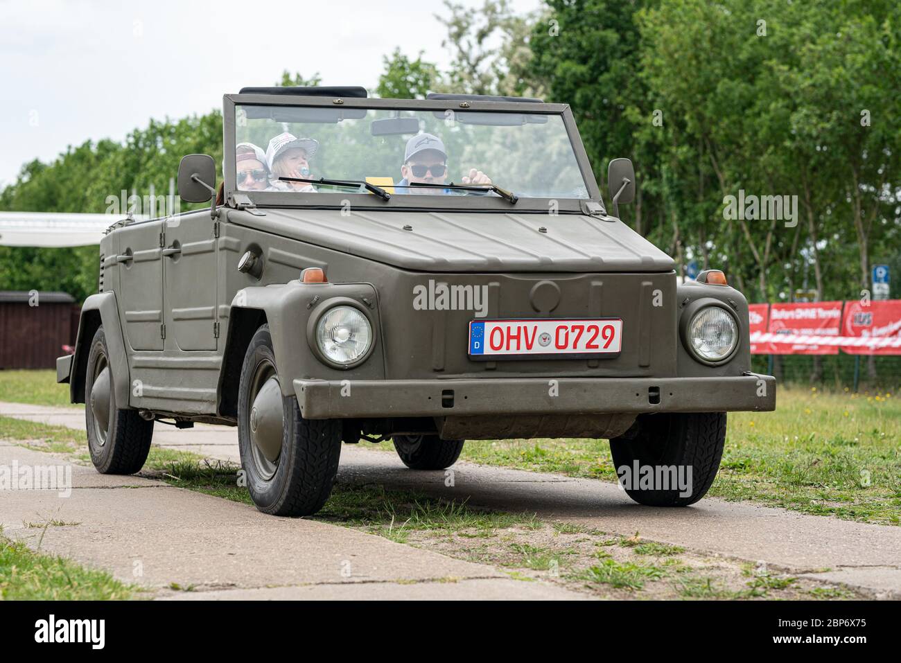 PAAREN IM GLIEN, ALLEMAGNE - 08 JUIN 2019 : véhicule militaire Volkswagen 181. Die Oldtimer Show 2019. Banque D'Images