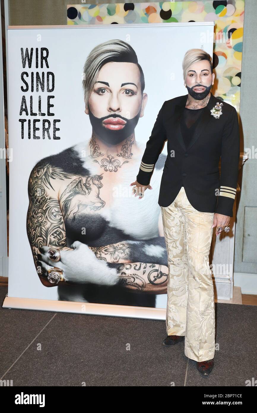 Harald Gloeoeckler,Présentation de la nouvelle campagne PETA à l'Hôtel Vier Saisonen,Hambourg,24.07.2019 Banque D'Images