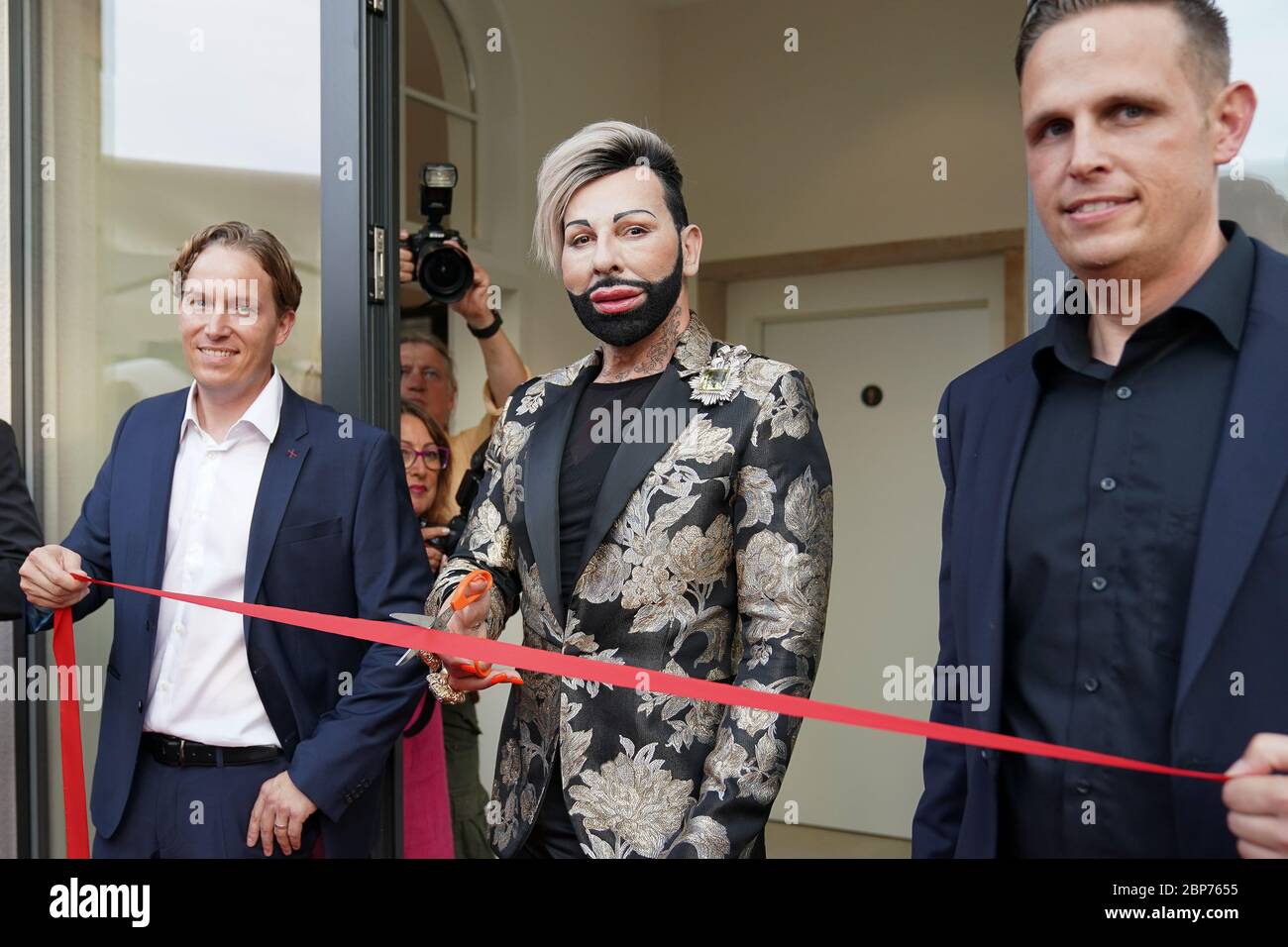 Eroeffnung 'Cafe Pompös' mit Harald Glöckler in Bad Duerkheim Banque D'Images