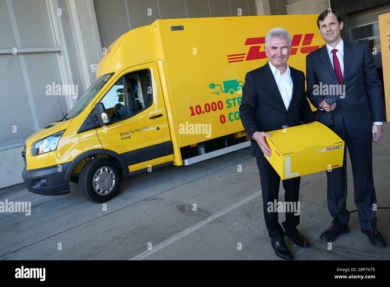 Fototermin '10.000ster StreetScooter BEI Deutsche Post DHL Group' à Koeln Banque D'Images