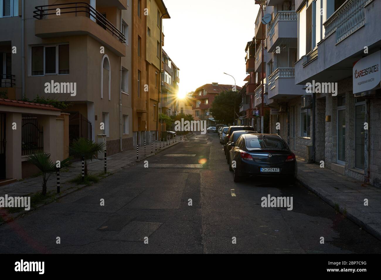 POMORIE, BULGARIE - 30 juin 2019 : rues de la station balnéaire de Pomorie. Banque D'Images