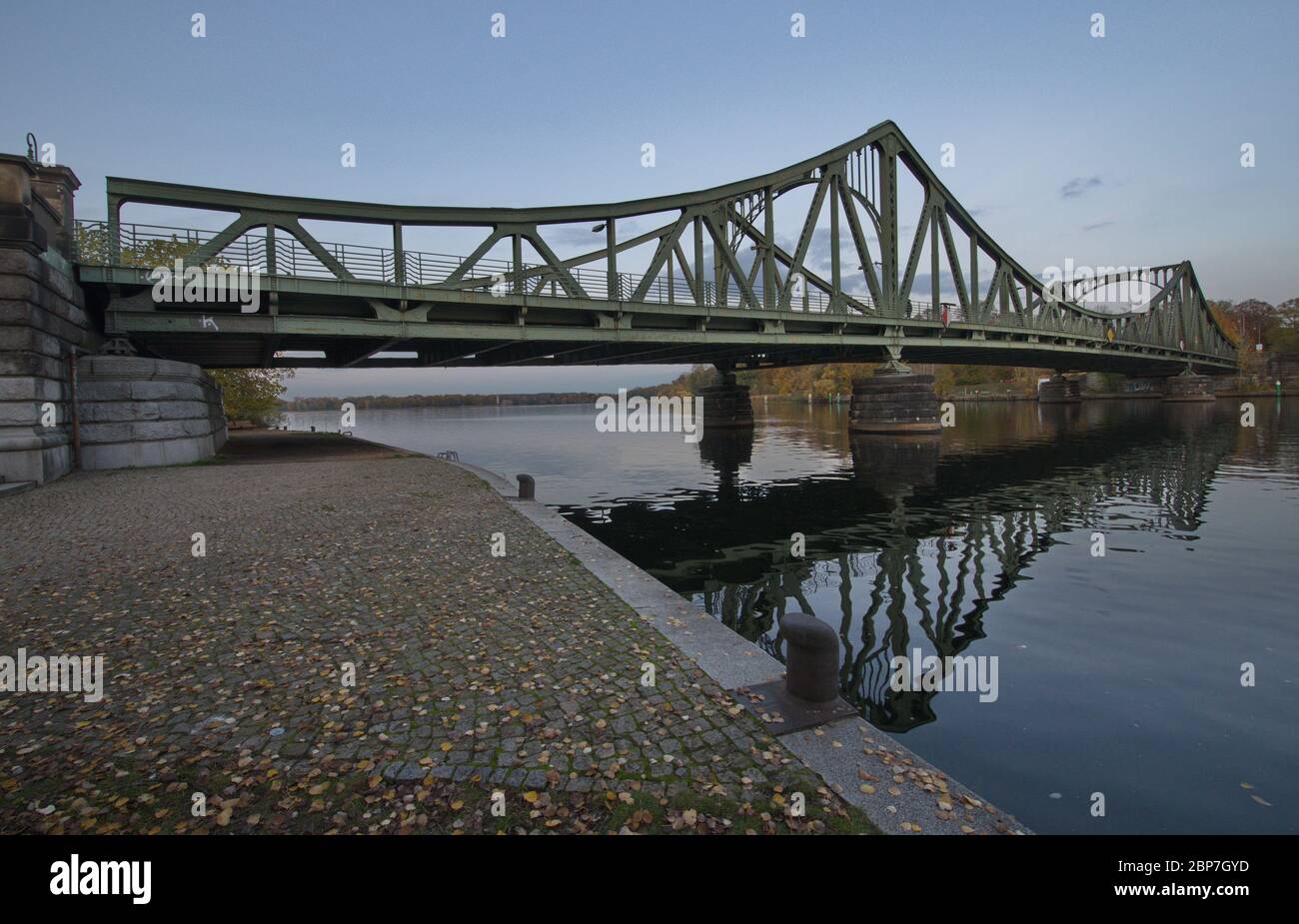 Le célèbre Glienicker Brücke entre Potsdam et Berlin en novembre 2019 Banque D'Images