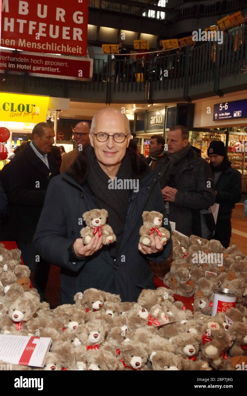 Peter Tschentscher,Beacon Teddy action 2019,lancement de presse,Wandelhalle Hamburg hautbahnhof,21.11.2019 Banque D'Images