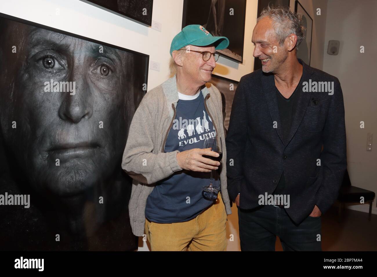 Bob Leinders,Otto Waalkes,Vernissage Bob Leinders 'COVERED II',Galerie Roschlaub,Hambourg,05.12.2019 Banque D'Images