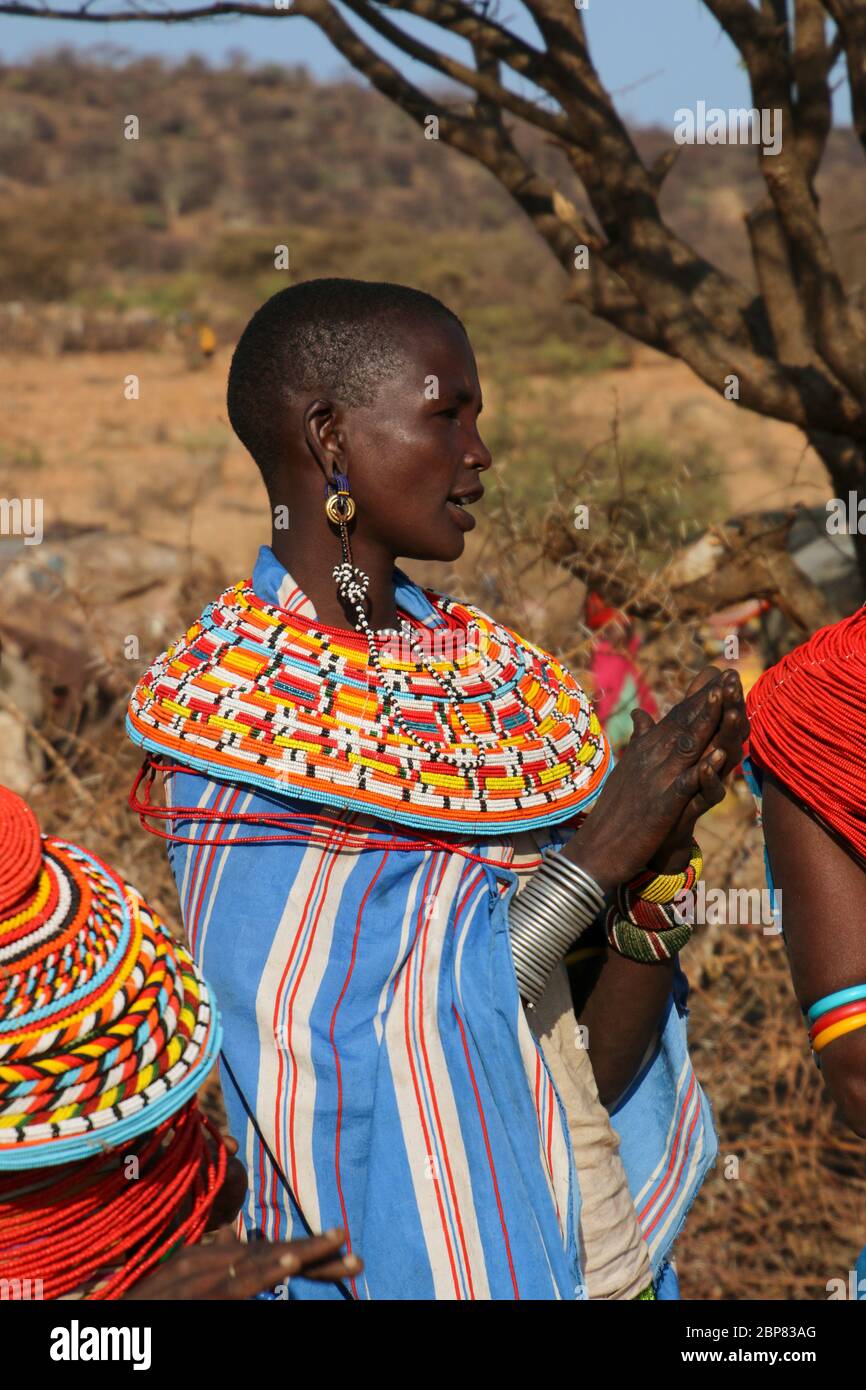 Portrait d'une femme Samburu Maasai. Samburu Maasai un groupe ethnique de semi-nomades photographiés à Samburu, Kenya Banque D'Images