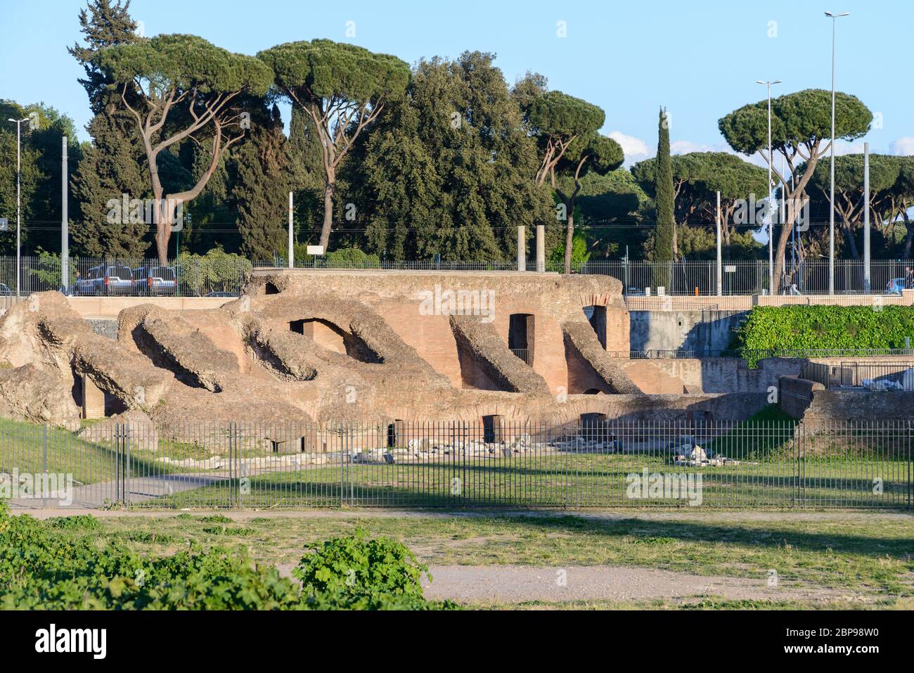 Le Cirque Maxime ruines, en italien Circo Massimo, ancienne capitale romaine, les courses de chars stadium et lieu de divertissement de masse situé à Rome, Italie Banque D'Images