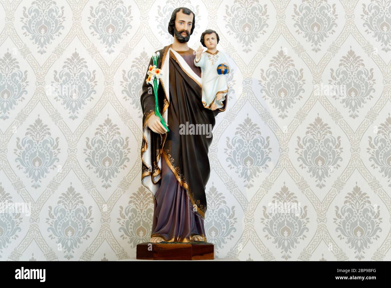 Saint Joseph et le bébé Jésus de l'Église catholique, mari de la Vierge Marie, père de Jésus - Sao José - Menino Jésus - Saint Joseph Banque D'Images