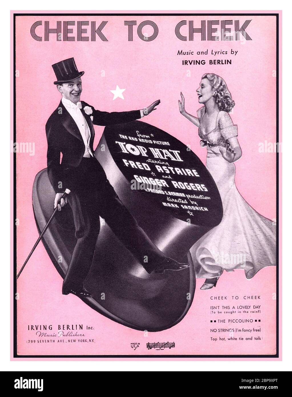 « joue à joue. » de film TOP HAT années 1930 la couverture de partitions d'Irving Berlin qui a écrit la musique et les paroles de cette chanson dans le film RKO 'Top Hat' Ginger Rogers, Fred Astaire, 1935 Et Edward Everett Horton dans cette comédie romantique au sujet d'un danseur américain qui tombe amoureux d'un modèle britannique. 1935 Banque D'Images