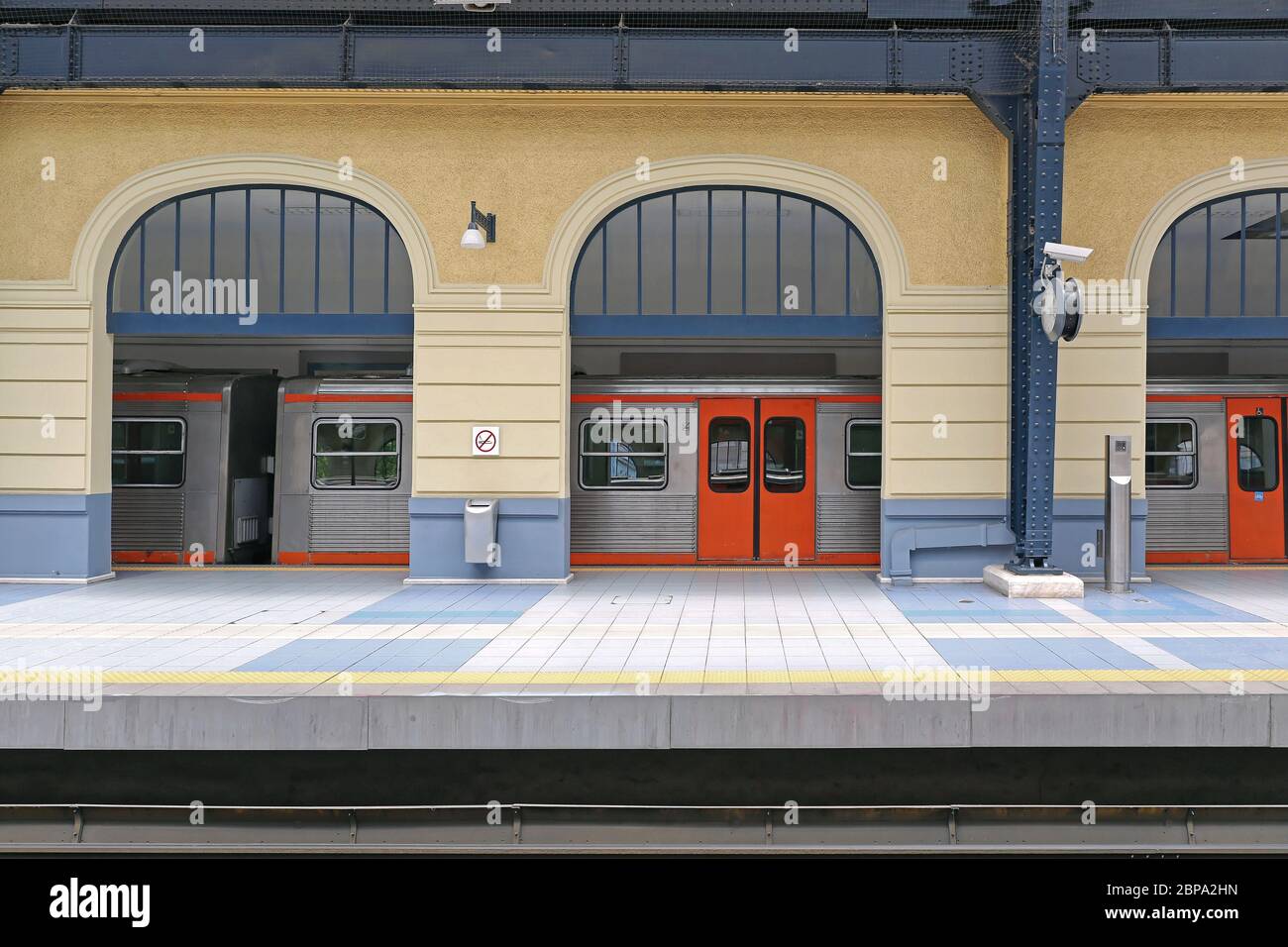 Métro Quai à Piraeus Grèce Banque D'Images