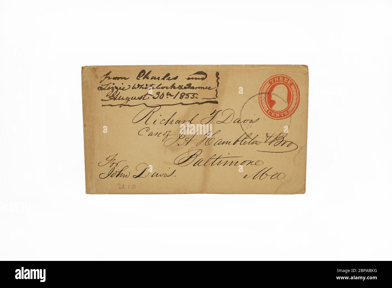 Une ancienne enveloppe adressée à la main jaunée. Banque D'Images