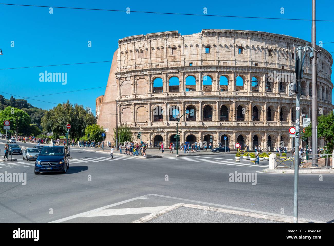 Sicht auf das Kolosseum in ROM vom Parc del Colle oppio Banque D'Images