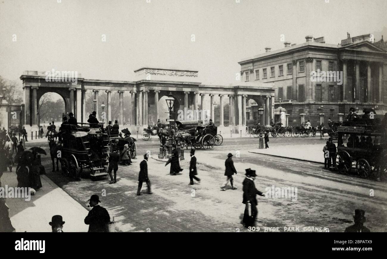 Trafic à cheval autour de Hyde Park Corner, Londres Banque D'Images