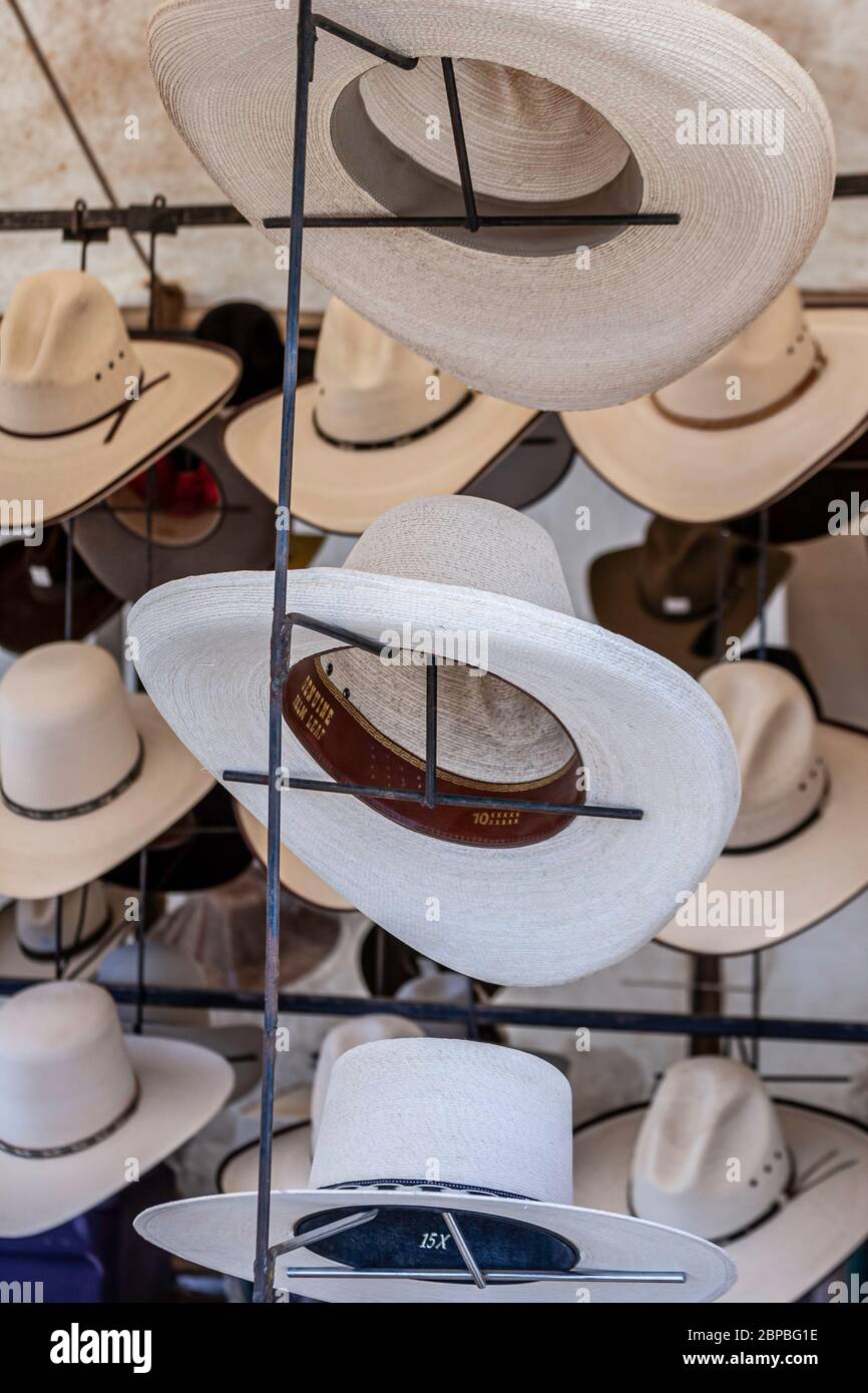 Chapeaux, fin de Trail Wild West Jubilee, Edgewood, Nouveau-Mexique, États-Unis Banque D'Images