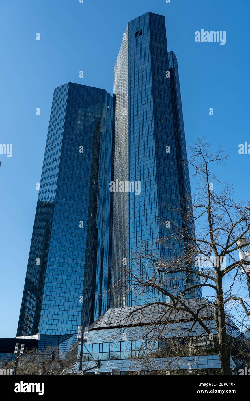 vue sur francfort avec tours bancaires (deutsche bank, deutsche bahn), allemagne Banque D'Images